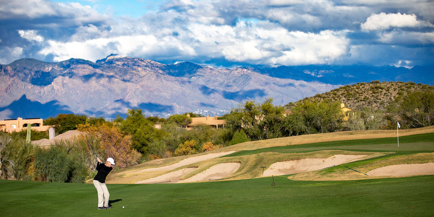 Retired woman playing golf in Tucson Arizona
